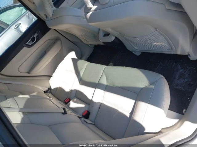 Volvo XC60 * T5* MOMENTUM* KEYLESS* КОЖА* ПОДГРЕВ* КАМЕРА* - автомобили, коли, обяви за нови и употребявани 10