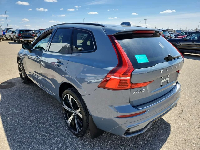 Volvo XC60 * R Design * ПАНОРАМА* KEYLESS* + ГУМИ * - автомобили, коли, обяви за нови и употребявани 3