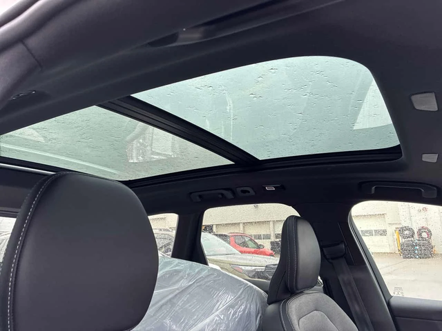 Volvo XC60 * R Design * DISTRONIC* PANO* + ГУМИ - автомобили, коли, обяви за нови и употребявани 13