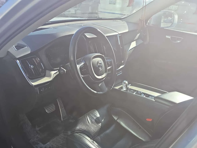 Volvo XC60 * Inscription * 360 * ПОДГРЕВ * ПАМЕТ * NAVI - автомобили, коли, обяви за нови и употребявани 3