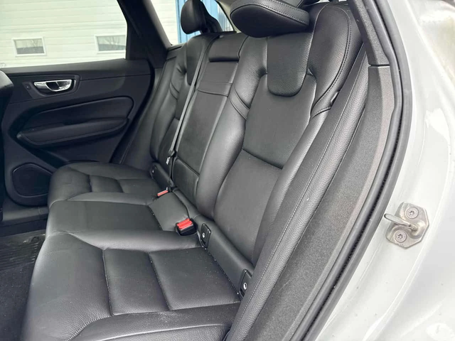 Volvo XC60 * Momentum * CARFAX * 2 КЛЮЧА * ПАНО * ПОДГРЕВИ - автомобили, коли, обяви за нови и употребявани 9