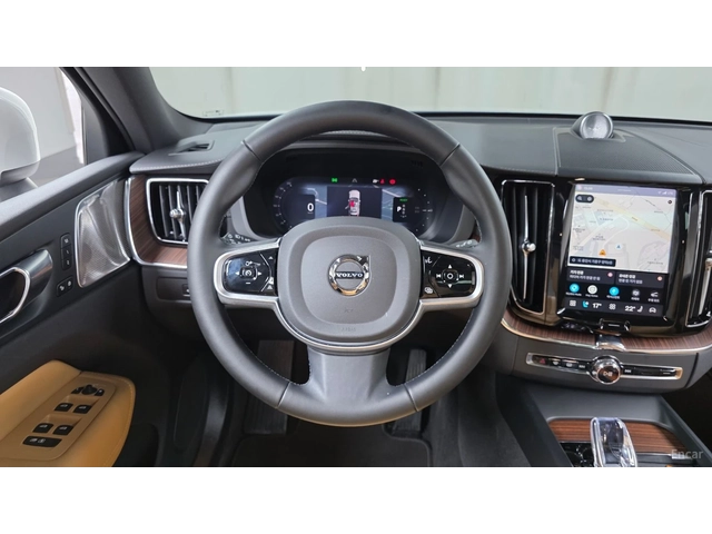Volvo XC60 T8* ULTRA BRIGHT* BOWERS&WILKINS* ПАНО* 360* HUD* - автомобили, коли, обяви за нови и употребявани 12
