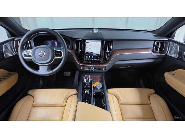 Volvo XC60 T8* ULTRA BRIGHT* BOWERS&WILKINS* ПАНО* 360* HUD* - автомобили, коли, обяви за нови и употребявани 5
