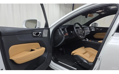Volvo XC60 T8* ULTRA BRIGHT* BOWERS&WILKINS* ПАНО* 360* HUD* - автомобили, коли, обяви за нови и употребявани 8