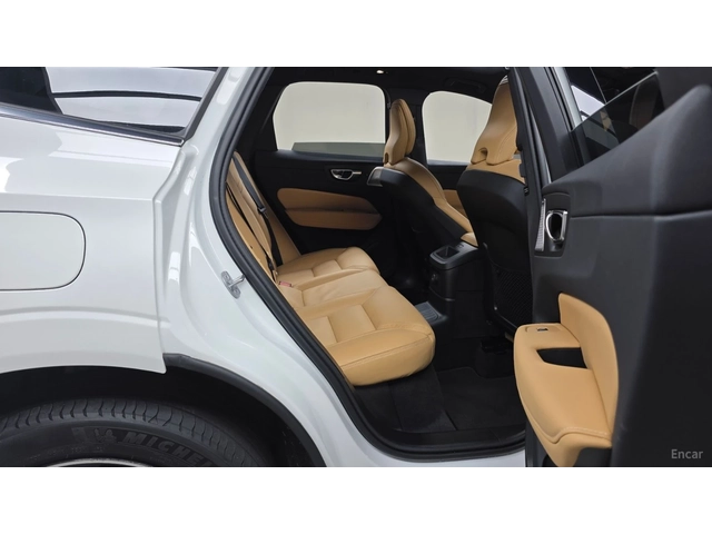 Volvo XC60 T8* ULTRA BRIGHT* BOWERS&WILKINS* ПАНО* 360* HUD* - автомобили, коли, обяви за нови и употребявани 9