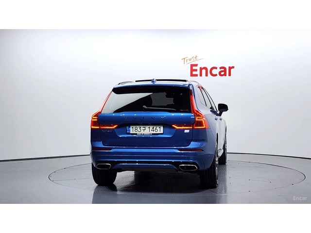 Volvo XC60 T8* R-Design* 360* HUD* HARMAN KARDON* PANO* ПОДГР - автомобили, коли, обяви за нови и употребявани 3