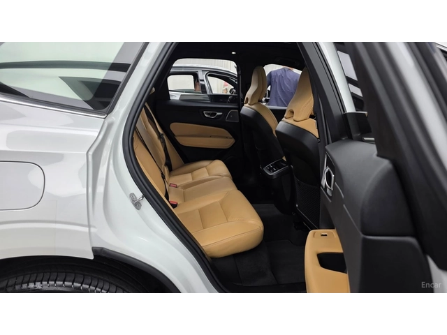 Volvo XC60 B5* ULTRA BRIGHT* Bowers&Wilkins* PANO* ПОДГРЕВ* О - автомобили, коли, обяви за нови и употребявани 10