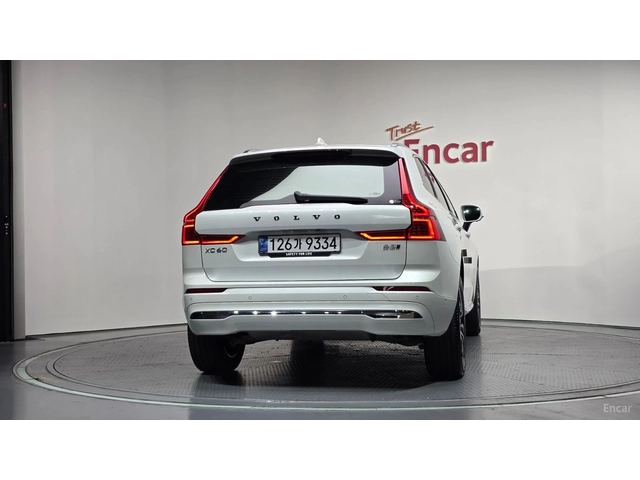 Volvo XC60 B5* ULTRA BRIGHT* Bowers&Wilkins* PANO* ПОДГРЕВ* О - автомобили, коли, обяви за нови и употребявани 3