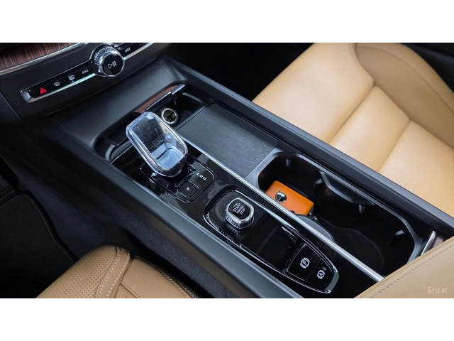 Volvo XC60 B5* ULTRA BRIGHT* Bowers&Wilkins* PANO* ПОДГРЕВ* О - автомобили, коли, обяви за нови и употребявани 7