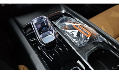 Volvo XC60 B5 Ultra Bright* HUD* 360* МАСАЖИ* КОЖА* ПАНО - автомобили, коли, обяви за нови и употребявани 6