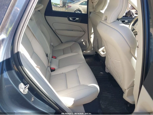 Volvo XC60 * B5* PLUS* DARK* ПАНО* KEYLESS* Camera* ПОДГРЕВ* - автомобили, коли, обяви за нови и употребявани 11