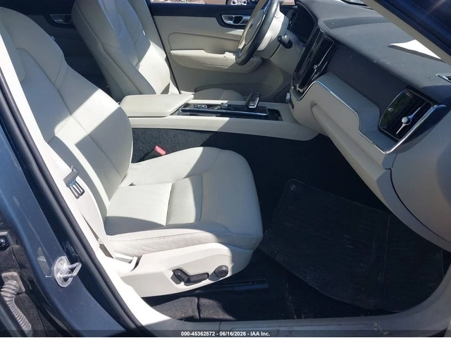 Volvo XC60 * B5* PLUS* DARK* ПАНО* KEYLESS* Camera* ПОДГРЕВ* - автомобили, коли, обяви за нови и употребявани 8