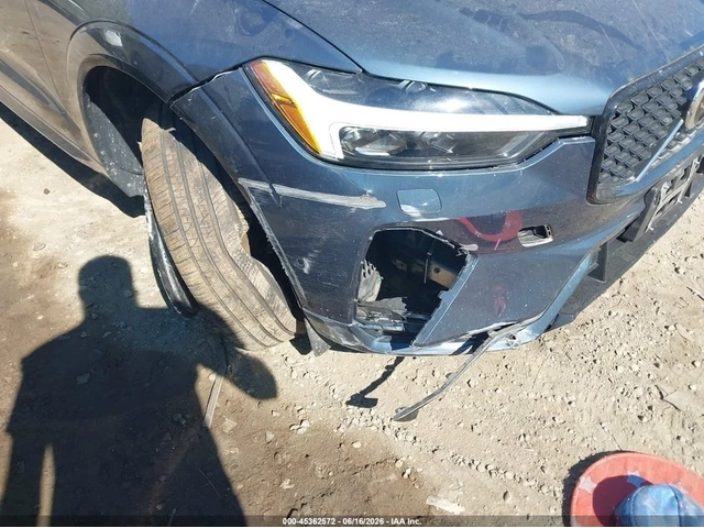 Volvo XC60 * B5* PLUS* DARK* ПАНО* KEYLESS* Camera* ПОДГРЕВ* - автомобили, коли, обяви за нови и употребявани 9