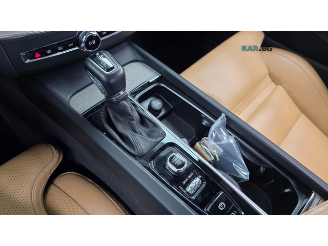 Volvo XC60 T6 INSCRIPTION* КОЖА* ОБДУХВ* НАВИ* ПАНО* 360 - автомобили, коли, обяви за нови и употребявани 6