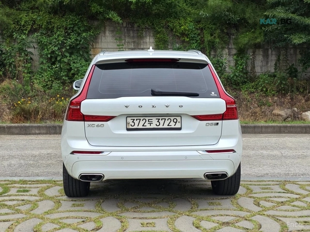 Volvo XC60 D5 INSCRIPTION* КОЖА* ОБДУХВ* НАВИ* ПАНО* 360* HUD - автомобили, коли, обяви за нови и употребявани 3