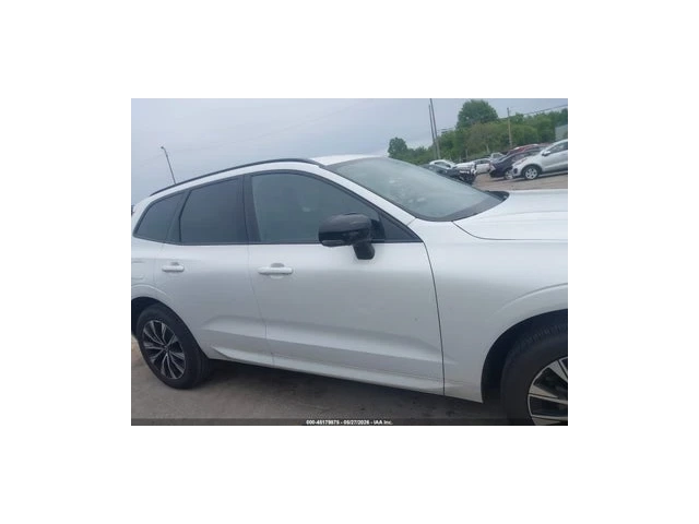 Volvo XC60 B5 PLUS - автомобили, коли, обяви за нови и употребявани 11