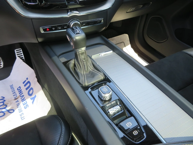 Volvo XC60 T6 AWD R-Design - автомобили, коли, обяви за нови и употребявани 13