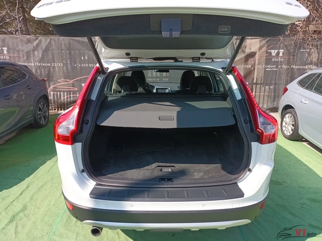 Volvo XC60 2.0D/D4/NAVI - автомобили, коли, обяви за нови и употребявани 7