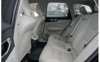 Volvo XC60 Plus Dark Theme AWD | PANO Roof | Leather | Memory - автомобили, коли, обяви за нови и употребявани 12