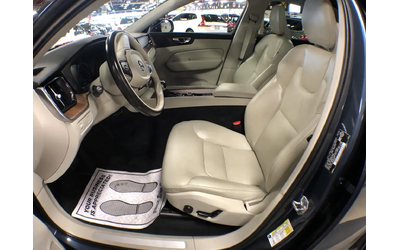 Volvo XC60 MOMENTUM AWD LEATHER PAN/ROOF NAV B/SPOT CAMERA All Wheel Drive - автомобили, коли, обяви за нови и употребявани 17