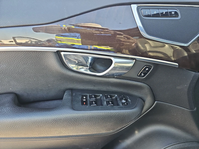 Volvo Xc90 T6 MOMENTUM AWD* 7 МЕСТНА* SHOWROOM* РЕАЛНИ КМ - автомобили, коли, обяви за нови и употребявани 7