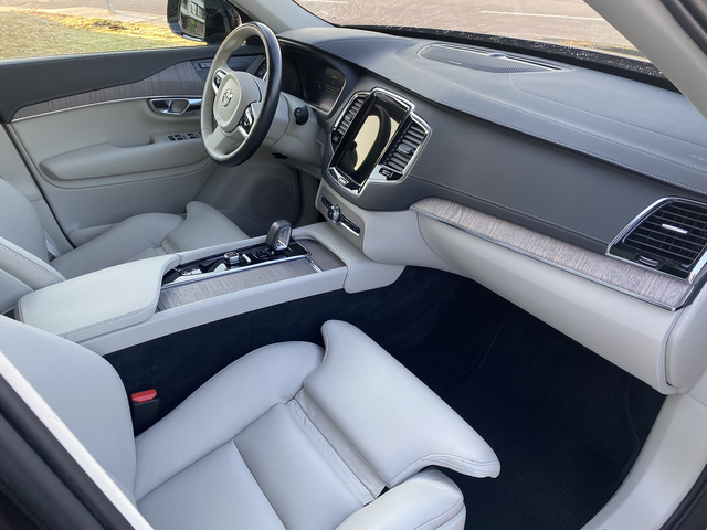 Volvo XC90 2.0 B5 (235 кс) Mild Hybrid AWD Automatic - автомобили, коли, обяви за нови и употребявани 9