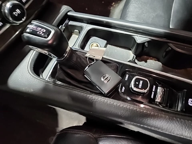 Volvo Xc90 ОЧАКВАН ВНОС* Momentum* 360View* Пано* Подгрев - автомобили, коли, обяви за нови и употребявани 11