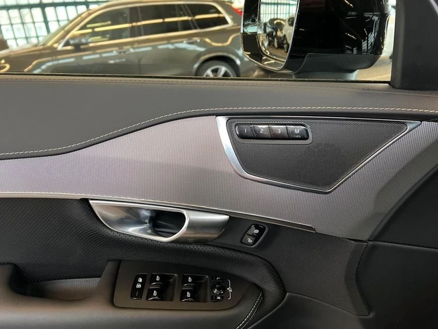 Volvo Xc90 R-Design - автомобили, коли, обяви за нови и употребявани 11