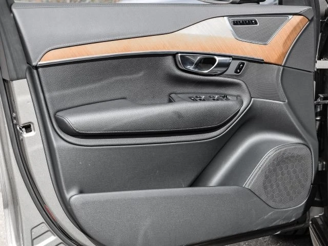 Volvo Xc90 B5 - автомобили, коли, обяви за нови и употребявани 9