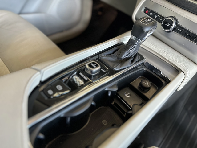 Volvo Xc90 AWD* Памет* Лизинг - автомобили, коли, обяви за нови и употребявани 11