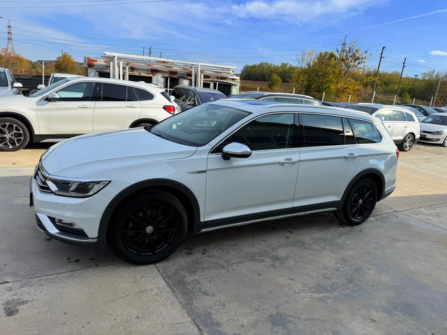 VW Alltrack 2.0tdi 150k.c* 4x4* Digital* Panorama* Highline* - автомобили, коли, обяви за нови и употребявани 2