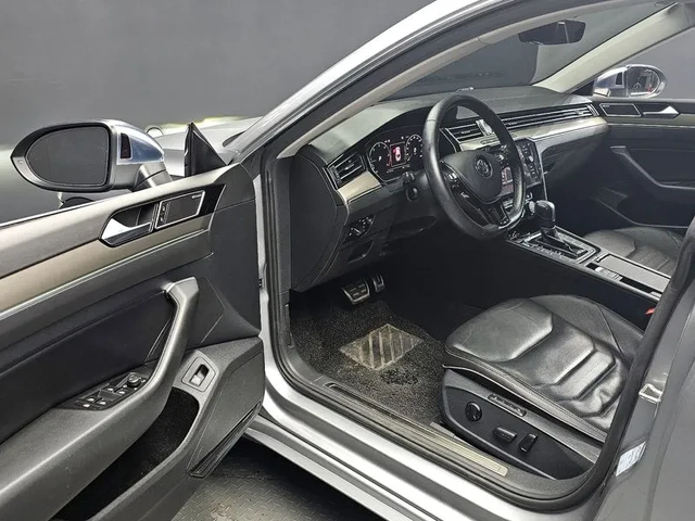 VW Arteon 2.0 Tdi Prestige 4Motion - автомобили, коли, обяви за нови и употребявани 10