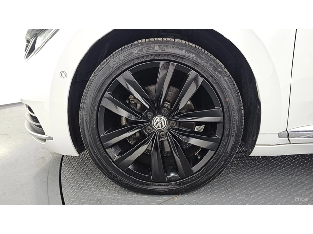 VW Arteon Prestige* 2.0TDI* ПОДГРЕВ* ОБДУХ* 360* МАСАЖИ* HUD - автомобили, коли, обяви за нови и употребявани 15