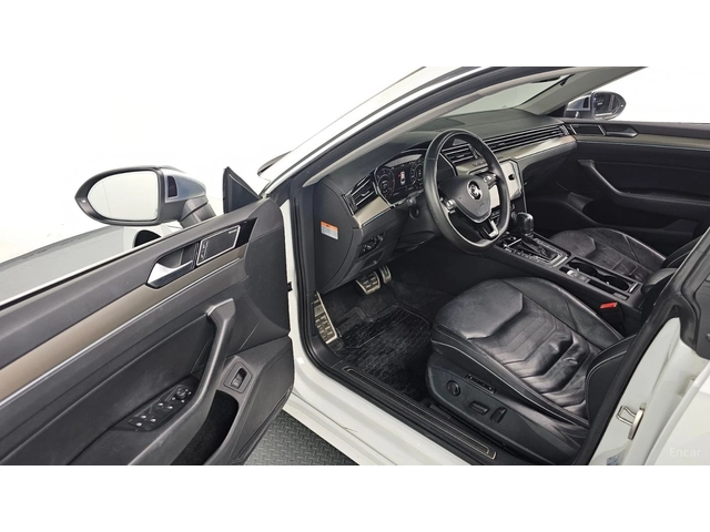 VW Arteon Prestige* 2.0TDI* ПОДГРЕВ* ОБДУХ* 360* МАСАЖИ* HUD - автомобили, коли, обяви за нови и употребявани 7