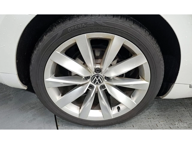 VW Arteon 2.0 TDI Prestige* DISTRONIC* МАСАЖ* 360* ХЕДЪП* - автомобили, коли, обяви за нови и употребявани 4