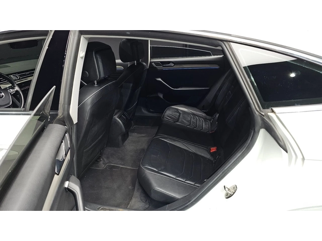 VW Arteon 2.0TDI PREMIUM* КОЖА* ОБДУХВ* ПАНО* МАСАЖИ - автомобили, коли, обяви за нови и употребявани 9
