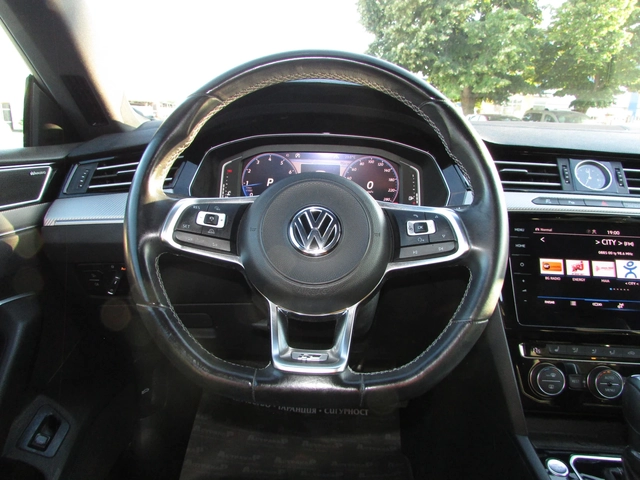 VW Arteon 2.0i R-LINE EURO6 - автомобили, коли, обяви за нови и употребявани 9