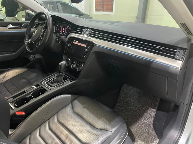 VW Arteon 2.0 TDI ! Premium ! - автомобили, коли, обяви за нови и употребявани 9