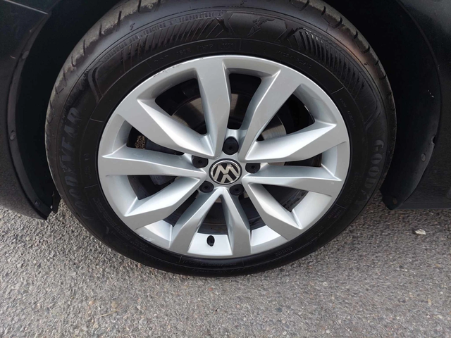 VW Beetle 1, 6TDI 105ps NAVI - автомобили, коли, обяви за нови и употребявани 12