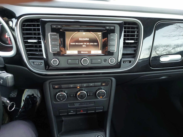 VW Beetle 1, 6TDI 105ps NAVI - автомобили, коли, обяви за нови и употребявани 8