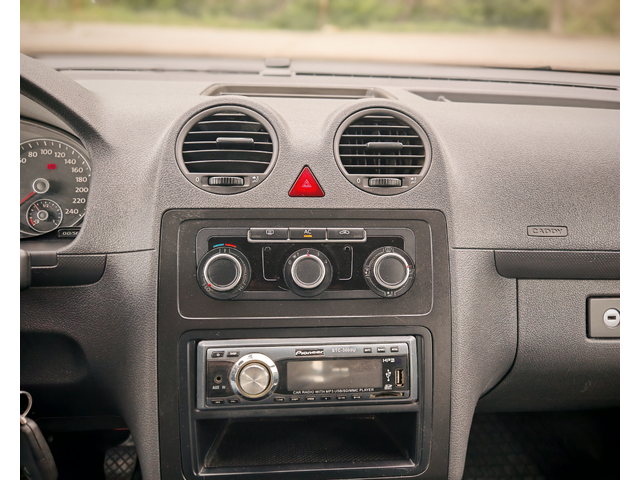 VW Caddy 1.6TDI EURO 5 - автомобили, коли, обяви за нови и употребявани 10