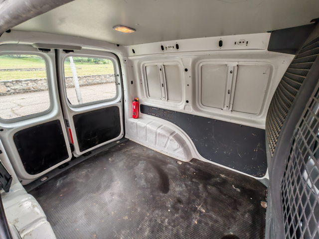 VW Caddy 1.6TDI EURO 5 - автомобили, коли, обяви за нови и употребявани 7