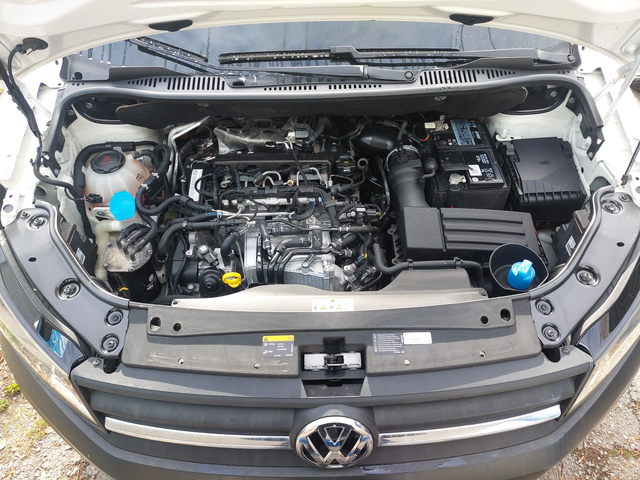 VW Caddy MAXI 2, 0TDI 102ps - автомобили, коли, обяви за нови и употребявани 16