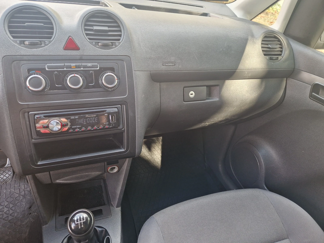VW Caddy 2.0 бензин метан клима - автомобили, коли, обяви за нови и употребявани 9
