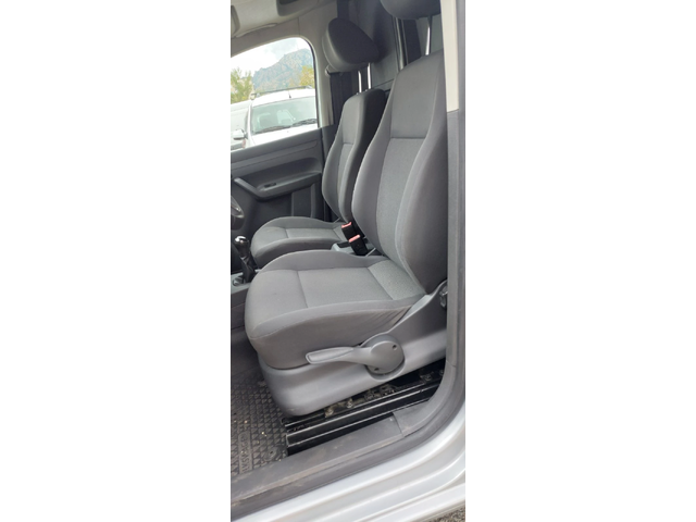 VW Caddy 1.6 TDI   клима - автомобили, коли, обяви за нови и употребявани 11