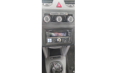 VW Caddy 1.6 TDI   клима - автомобили, коли, обяви за нови и употребявани 16