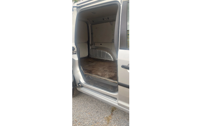 VW Caddy 1.6 TDI   клима - автомобили, коли, обяви за нови и употребявани 9