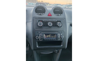 VW Caddy 1.6.102к.с. - автомобили, коли, обяви за нови и употребявани 8
