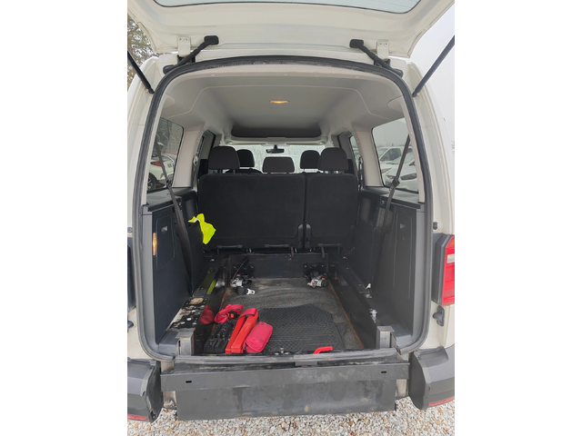 VW Caddy 2.0, 150к.с. Инвалиден - автомобили, коли, обяви за нови и употребявани 6