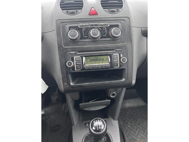 VW Caddy 1.6TDI 4+ 1 EURO 5 - автомобили, коли, обяви за нови и употребявани 13